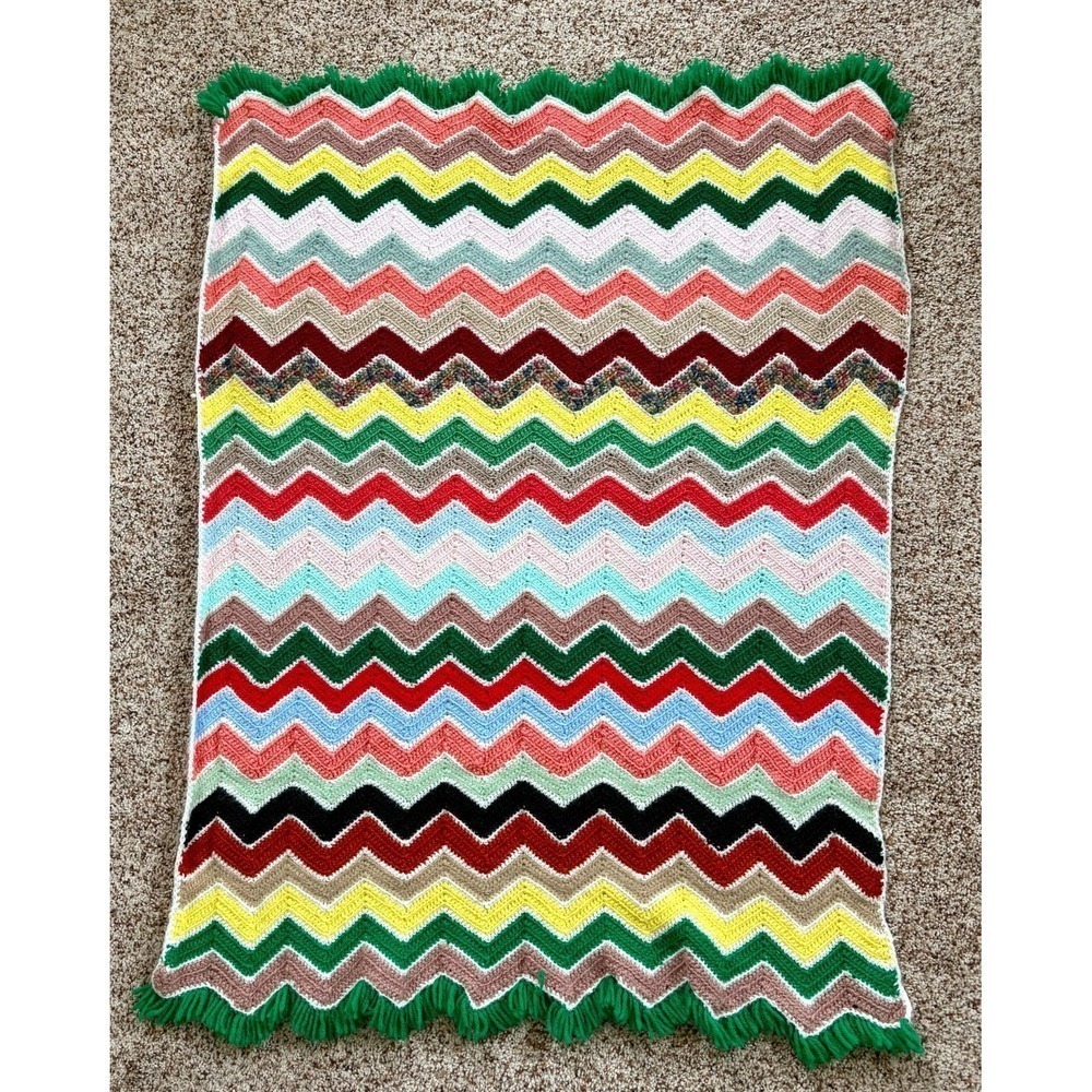 Vintage Crochet‎ Zig Zag Afghan Lap 39x28 Blanket Throw Colorful Chevron Pattern